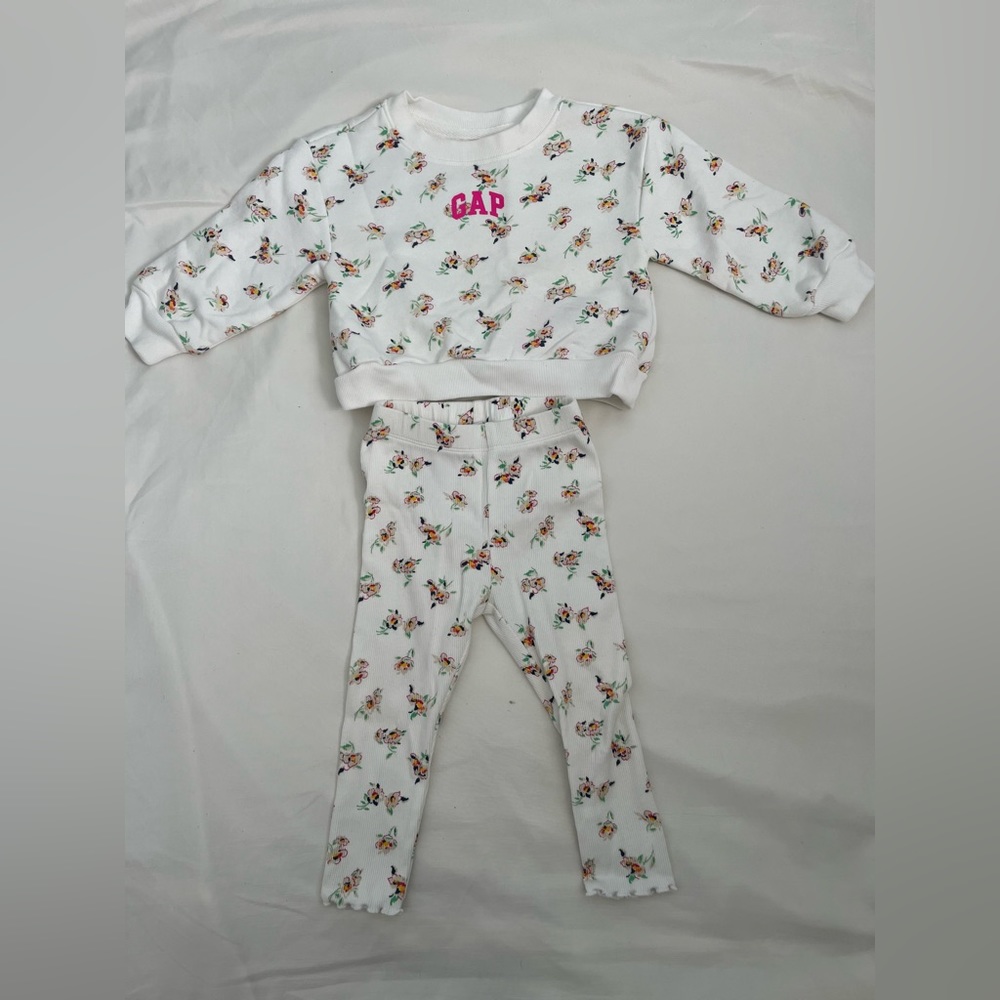 BabyGap 2 piece set